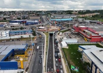 Complexos viários, viadutos e intervenções estratégicas reorganizam o trânsito, reduzem o tempo de viagem e ampliam conexões entre as zonas de Manaus