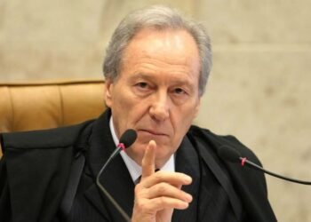 Ricardo Lewandowski pede demissão do Ministério da Justiça e deixa governo Lula