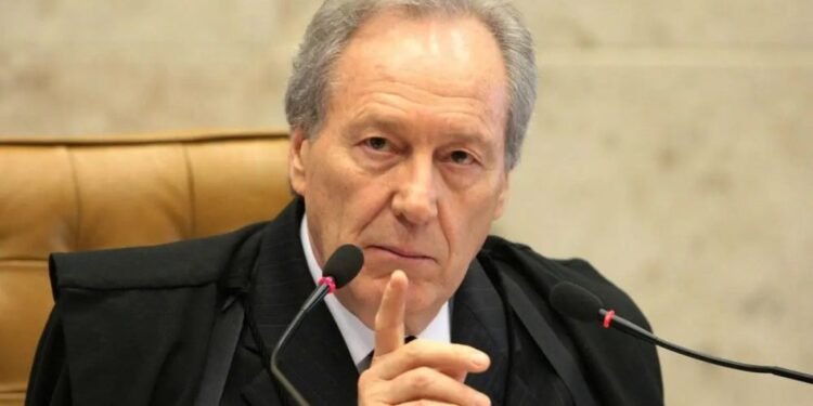 Ricardo Lewandowski pede demissão do Ministério da Justiça e deixa governo Lula
