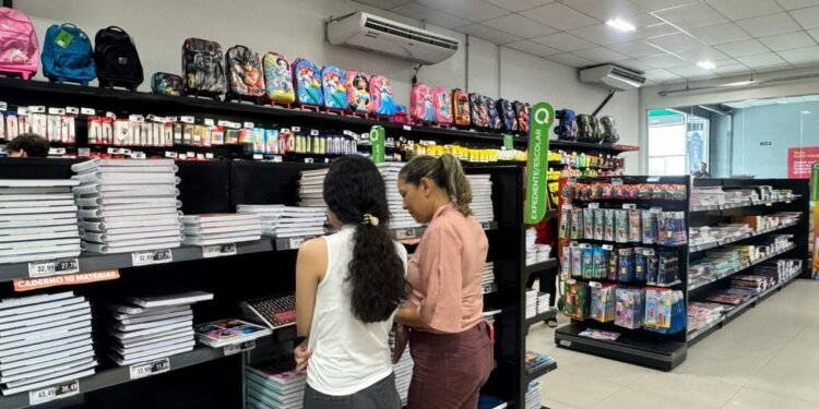 Empresa prevê aumento de 15% nas vendas de materiais escolares em 2026