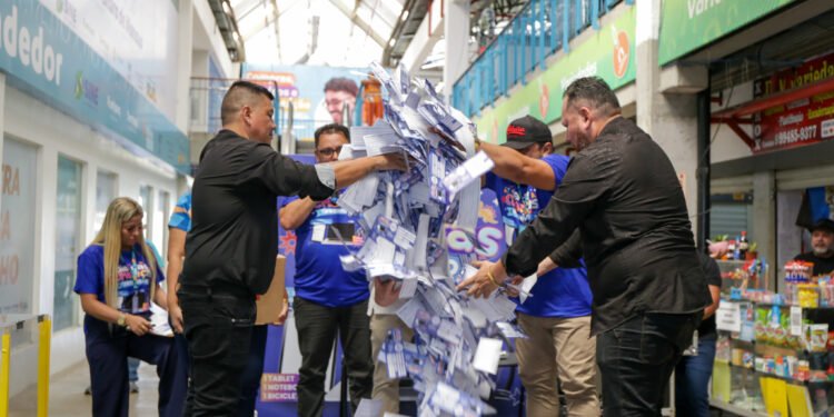 Prefeitura de Manaus realiza sorteio com carro zero quilômetro e outros prêmios nas galerias populares