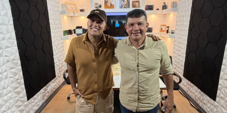 Leo Nascimento emociona ao falar sobre terapia, comunicação e conexões humanas no podcast Conexão Amazônia