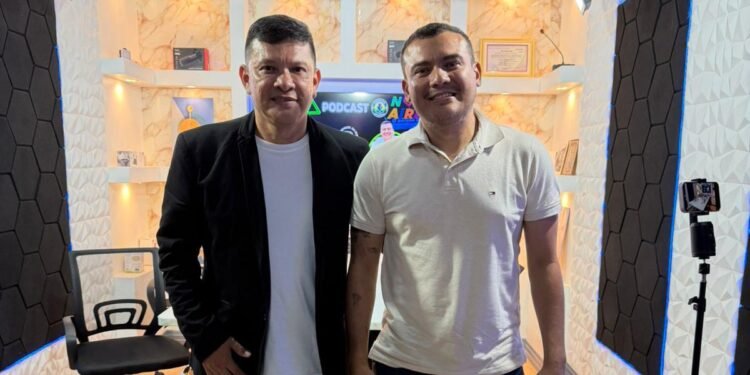Podcast Conexão Amazônia entrevista Otávio Farias, prefeito de Novo Airão, sobre eleição, gestão e desafios do município